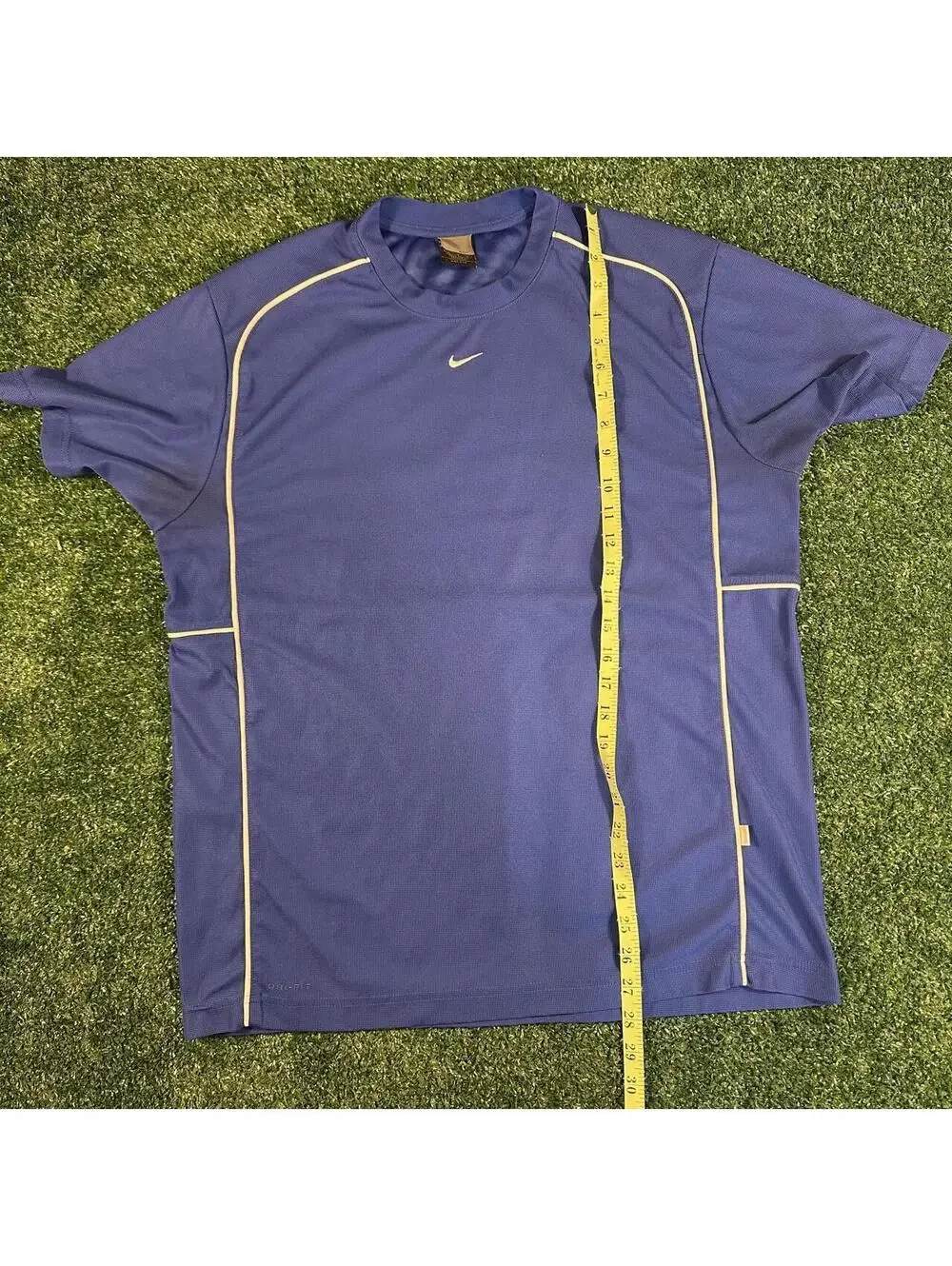Retro 2000s Y2K silver tag Nike Dri-Fit blue t-shirt short sleeve shirt size med